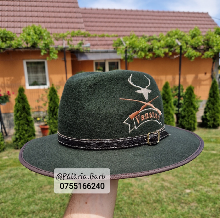 Pălărie verde cu model de vânătoare - cerb + carabine + nume [2]