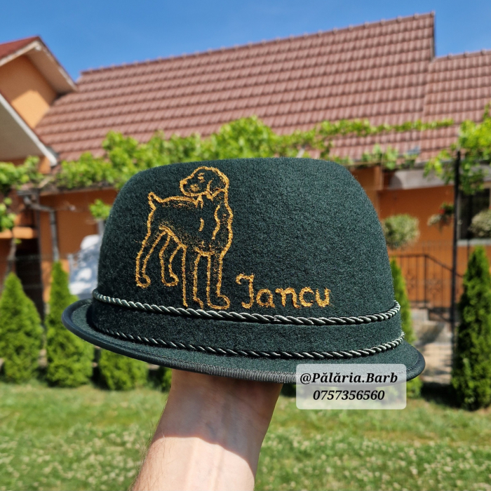 Pălărie verde "Oșenească" cu 2 câini pictați lateral + Nume [2]