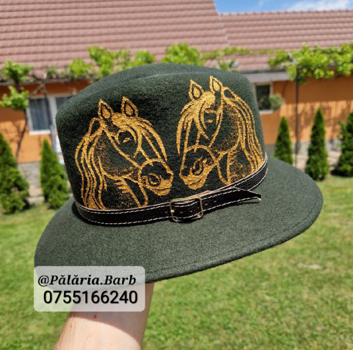 Pălărie verde "Parlamentară" cu 2 cai pictați [3]