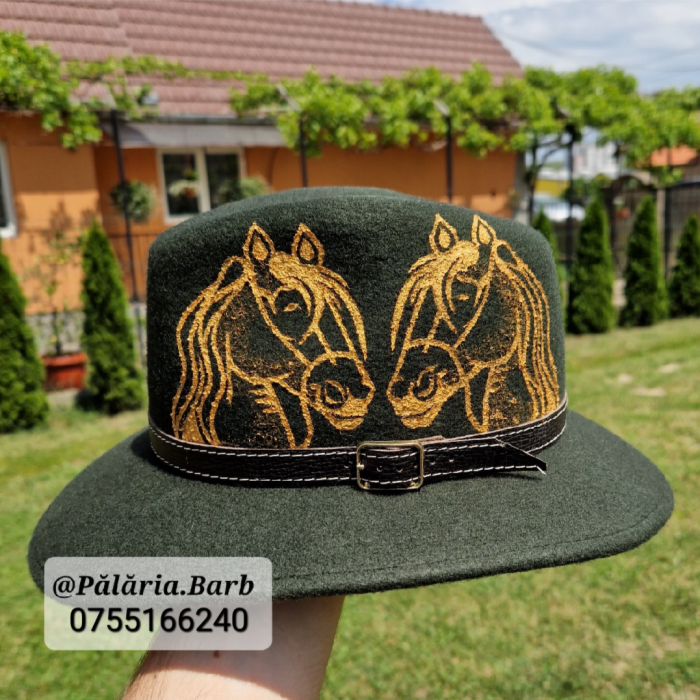 Pălărie verde "Parlamentară" cu 2 cai pictați [1]