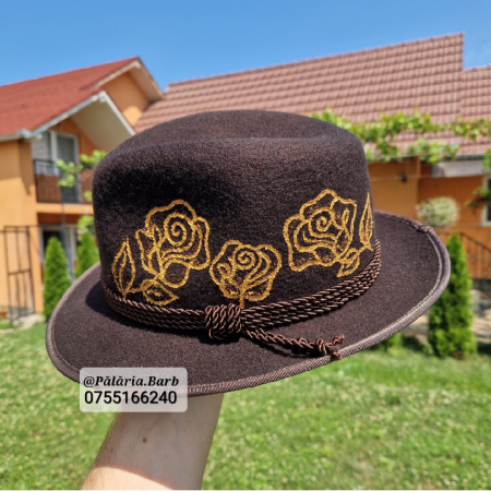 Pălărie maro cu 3 trandafiri pictați [2]
