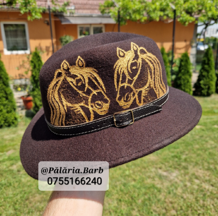 Pălărie maro "Parlamentară" cu 2 cai pictați [2]