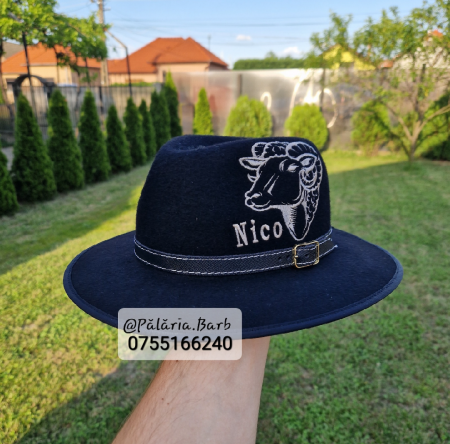 Pălărie neagră cu berbec cusut [2]