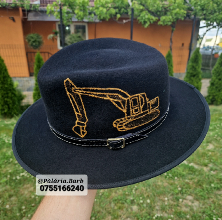 Pălărie neagră cu EXCAVATOR pictat [2]