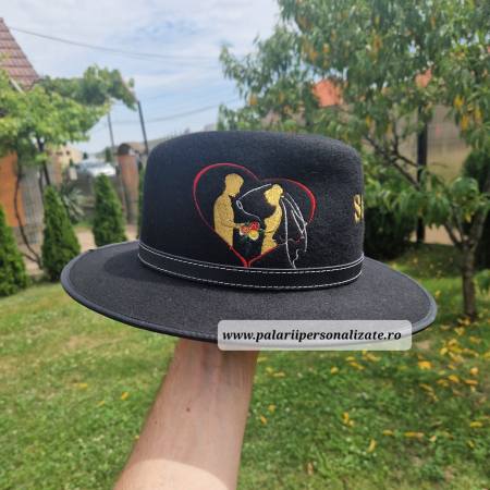 La Cerecrea Clienților - Pălărie neagră cu mire și mireasă + Nume