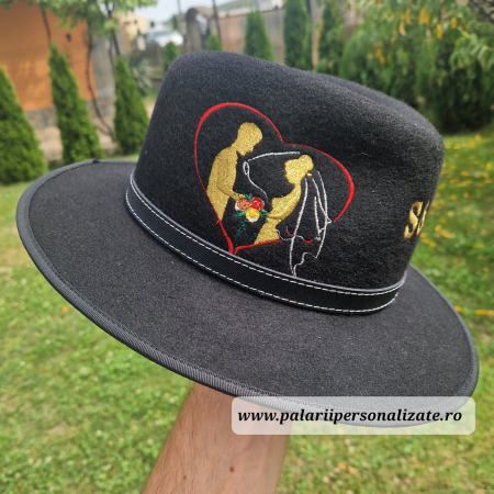 Pălărie neagră cu mire și mireasă + Nume [3]