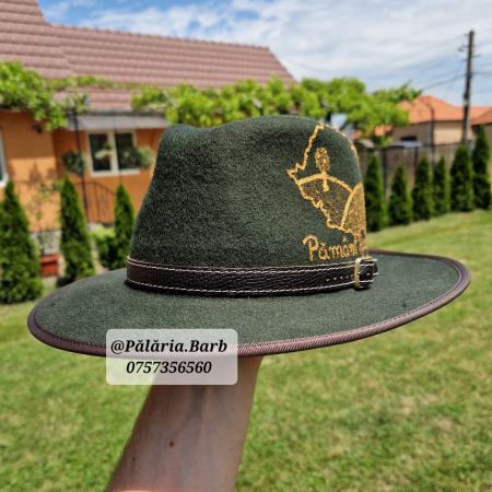 Pălărie verde cu model tradițional pictat [1]