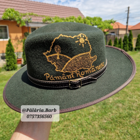 Pălărie verde cu model tradițional pictat [2]