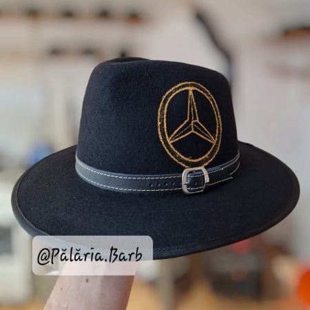 La Cerecrea Clienților - Pălărie neagră cu sigla MERCEDES pictată