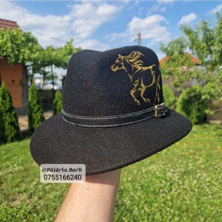 Pălărie neagră "Parlamentară" cu cal cusut [1]