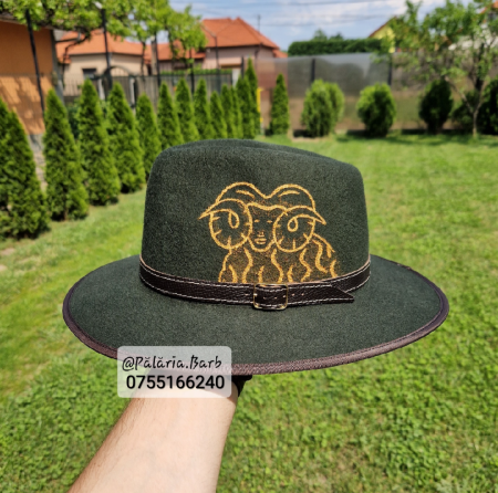 Pălării Personalizate - Pălărie verde cu berbec pictat