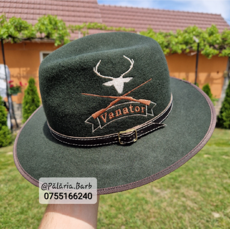 Pălărie verde cu model de vânătoare - cerb + carabine + nume [2]