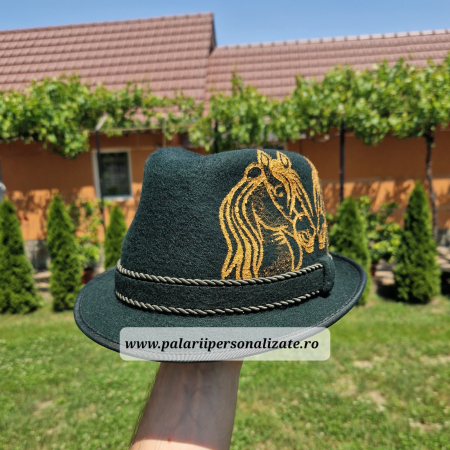 Pălărie verde "Modernă" cu 2 cai pictați [1]
