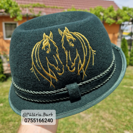 Pălărie verde "Oșenească" cu 2 cai cusuți [1]