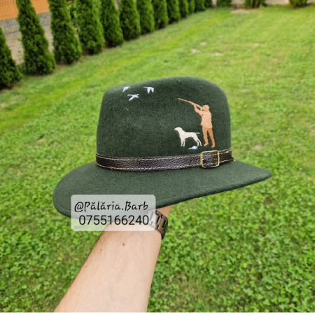 Pălărie verde "Parlamentară" cusută cu temă de vânătoare [1]