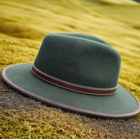 Pălărie verde, unisex cu bor drept [1]