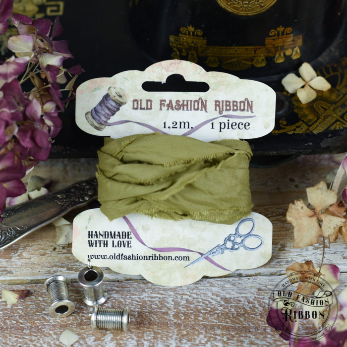 panglica-in-vintage-dark-olivka-old-fashion-ribbon.jpg [1]