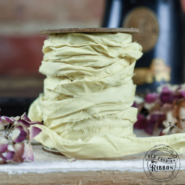 panglica-in-vintage-galben-old-fashion-01.jpg [2]