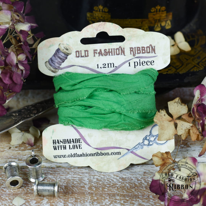 panglica-in-vintage-verde-old-fashion-01.jpg [1]