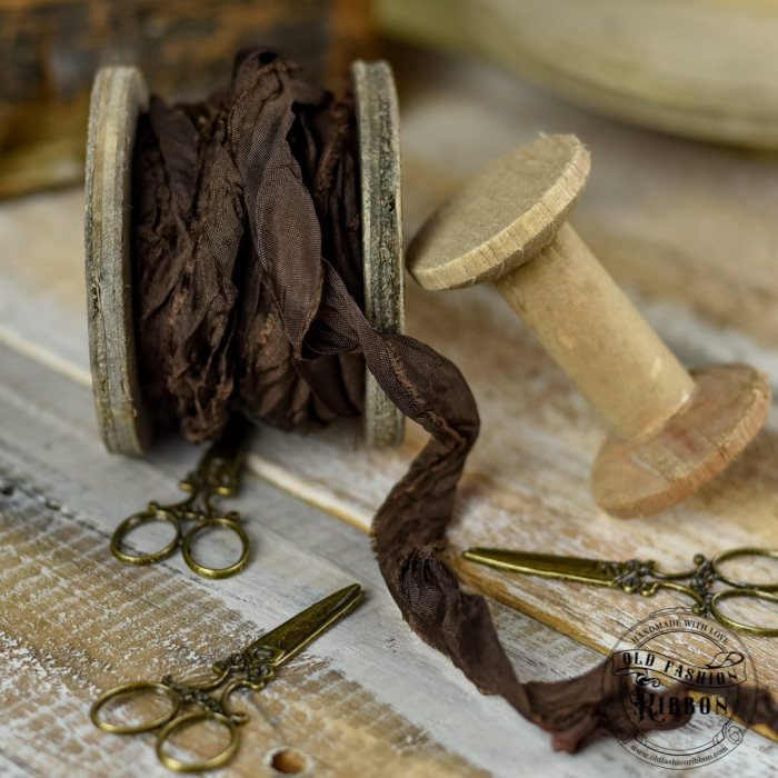 panglica-vintage-ciocolatiu-old-fashion-detaliu-1.jpg [2]