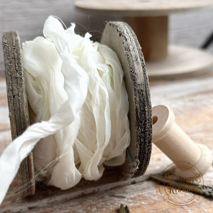 panglica-vintage-crem-old-fashion-1.jpg [1]