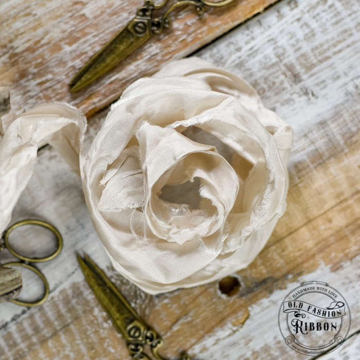 panglica-vintage-ecru-old-fashion-bobina-1.jpg [2]