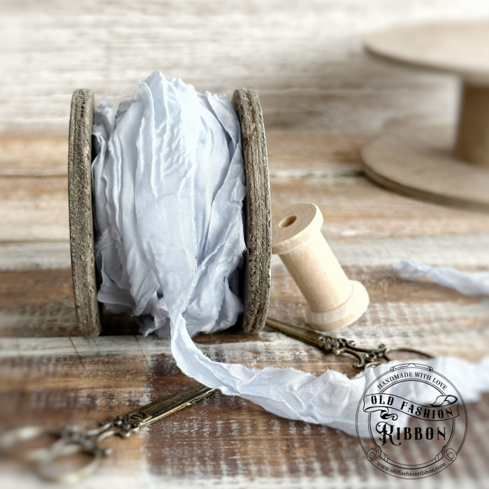 panglica-vintage-gri-antic-old-fashion-1.jpg [1]