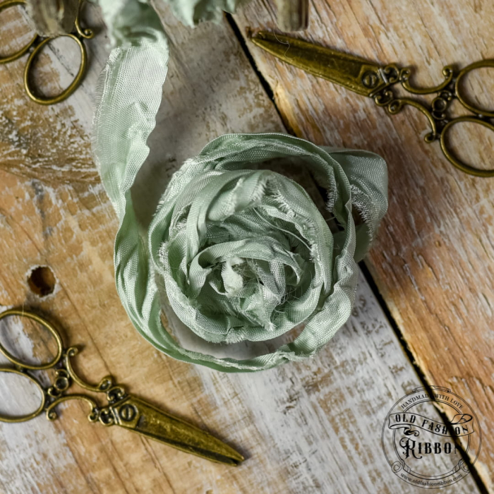 panglica-vintage-menta-prafuita-old-fashion-bobina-1.jpg [2]