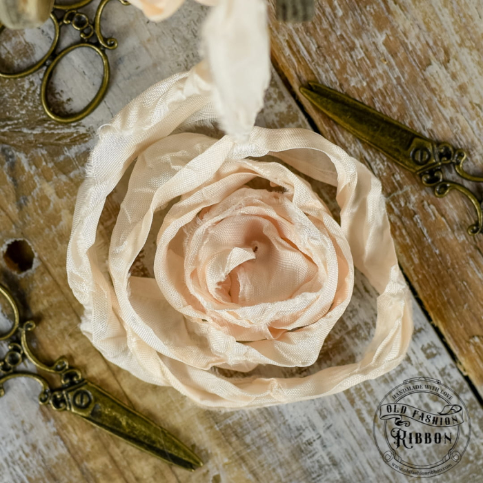 panglica-vintage-piersica-old-fashion-bobina-1.jpg [2]