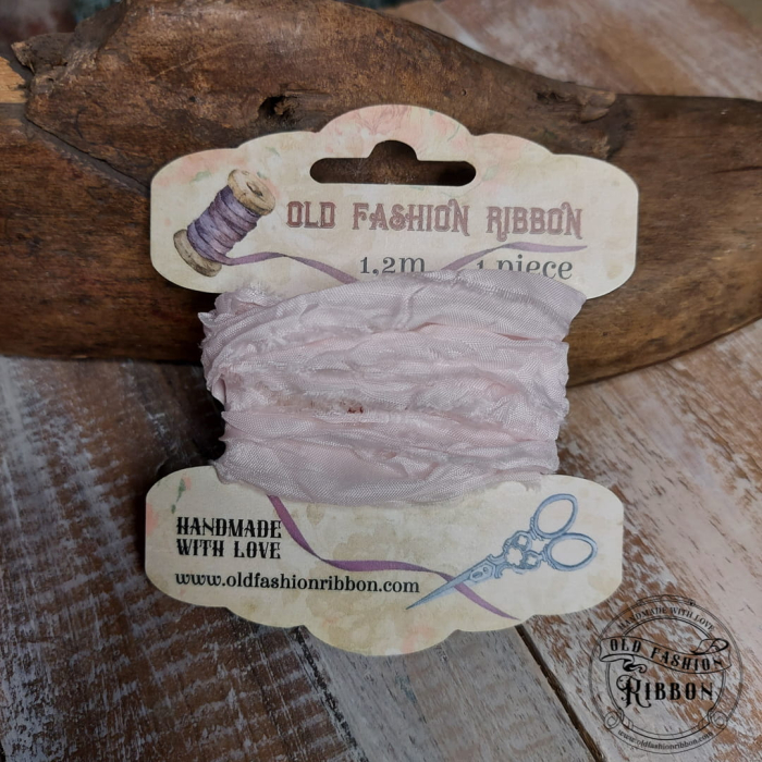 panglica-vintage-roz-pal-old-fashion-bobina-1.jpg [1]