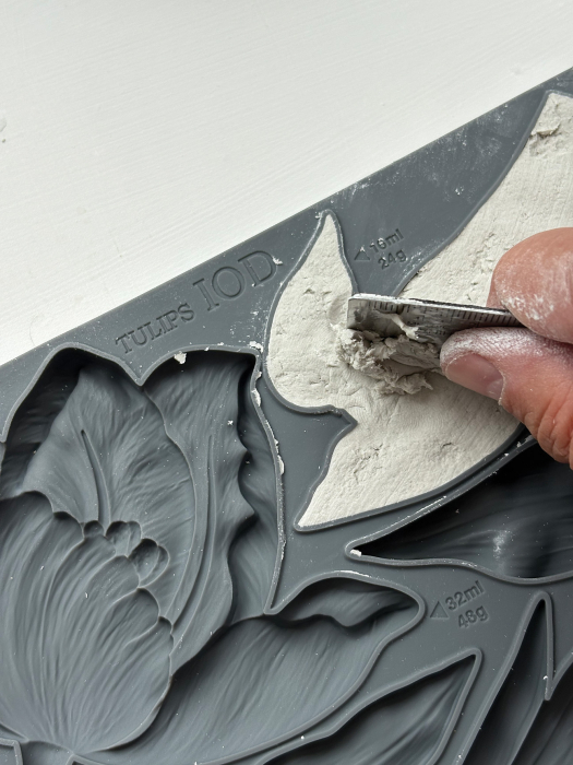 tulips-mulaj-decorativ-iod-detaliu.jpg [3]