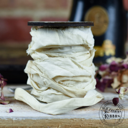 Old Fashion Ribbon – Panglici & Seturi Vintage - panglica-in-vintage-ecru-01.jpg