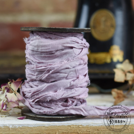 Old Fashion Ribbon – Panglici & Seturi Vintage - panglica-in-vintage-old-fashion-lavanda-prafuita-1.jpg
