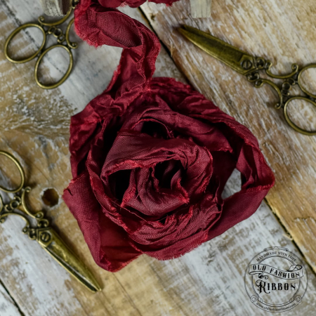 panglica-vintage-bordo-de-craciun-old-fashion-1-2m-1.jpg [1]