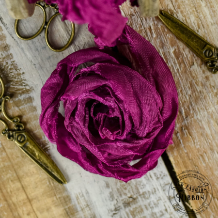 panglica-vintage-fucsia-old-fashion-bobina-1.jpg [1]