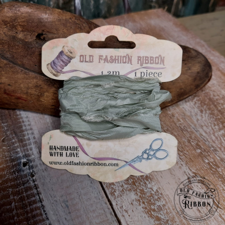 Panglici Satin Vintage pe Bobină - panglica-vintage-menta-prafuita-old-fashion-bobina-1.jpg