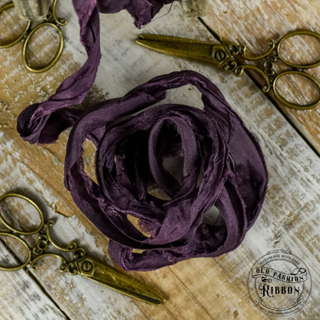 panglica-vintage-pruna-old-fashion-1.jpg [1]