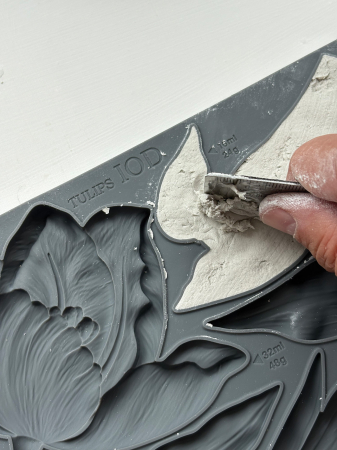 tulips-mulaj-decorativ-iod-detaliu.jpg [2]