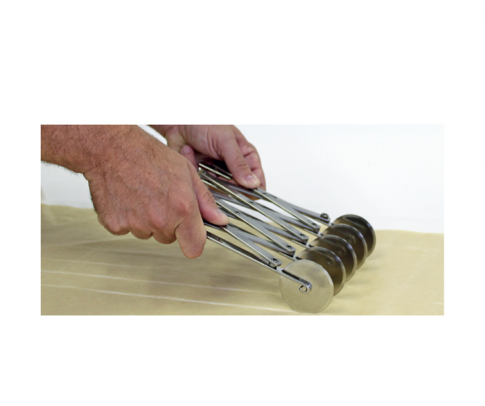 Taietor aluat extensibil cu 7 role simple [2]