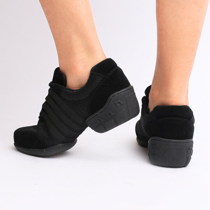 SNEAKERS [4]