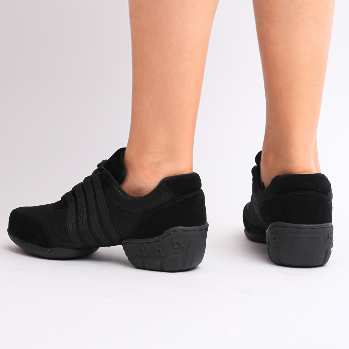 SNEAKERS [7]