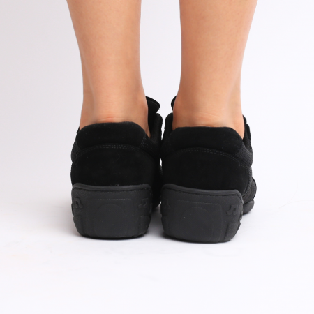 SNEAKERS [4]