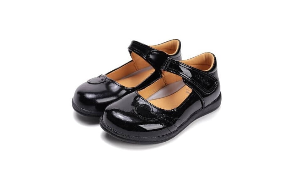 Cum alegi pantofiorii potriviți pentru o ocazie specială – botez, aniversare sau Crăciun