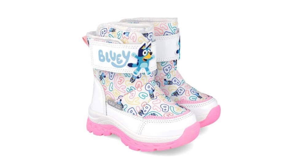 Ghete de zăpadă cu design colorat: preferatele copiilor