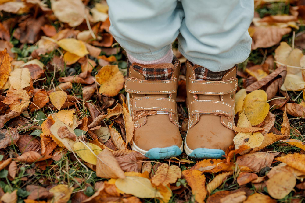 Încălțămintea de tranziție: pantofiori vs. cizme ușoare pentru toamnă