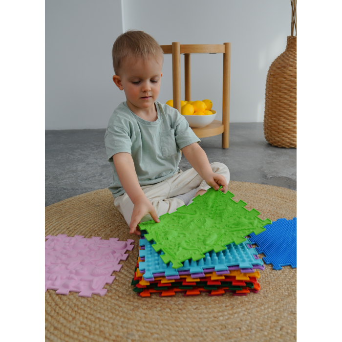 Covoras de masaj Ortek Dinozauri Puzzle-uri 10 elemente + 6 triunghiuri [12]