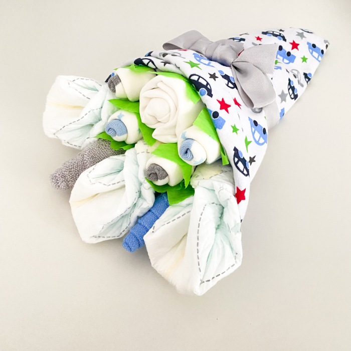 Buchet de flori din hăinuțe – 9 piese nou născut băiețel cu mașinuțe [2]