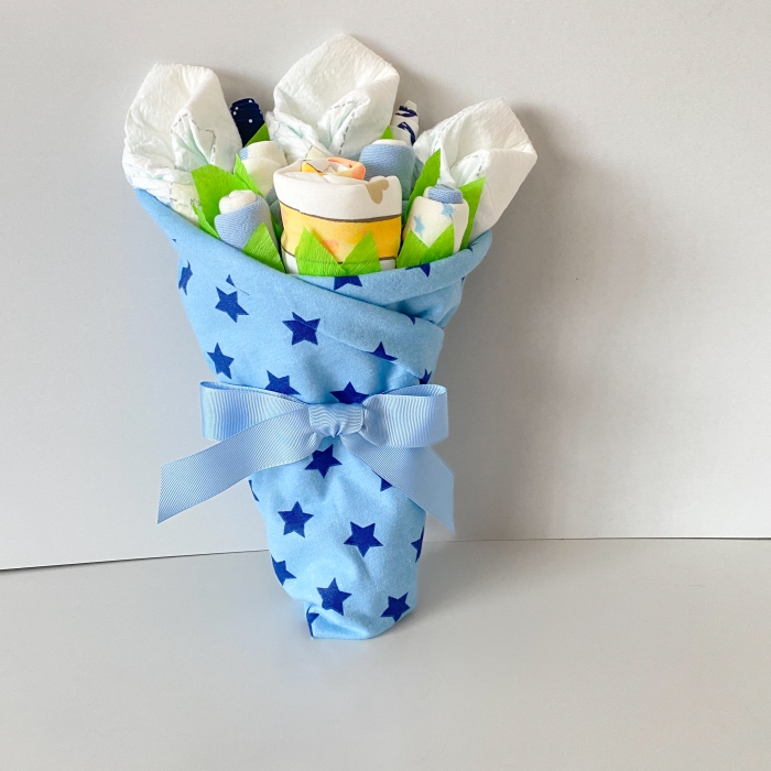 Buchet de flori din hăinuțe – Albastru cu stele, 9 piese pentru nou-născut băiețel [1]