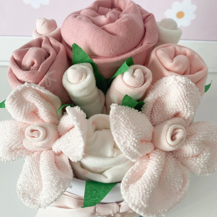 Primii pași cu Minnie – Cutie cadou bebeluși fetiță 9 piese Primark, colecția Minnie [4]