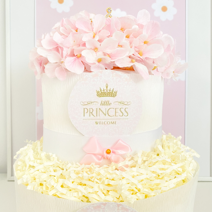 Tort Mediu de Scutece Pampers pe Două Nivele – Cadou Regal pentru Fetițe [2]